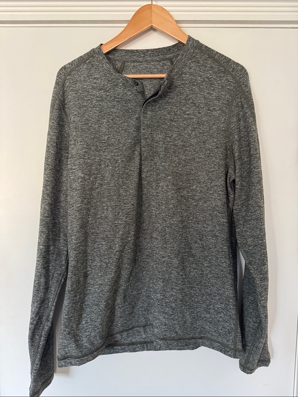 lululemon athletica Men's Long-Sleeve Heathered Gray Henley